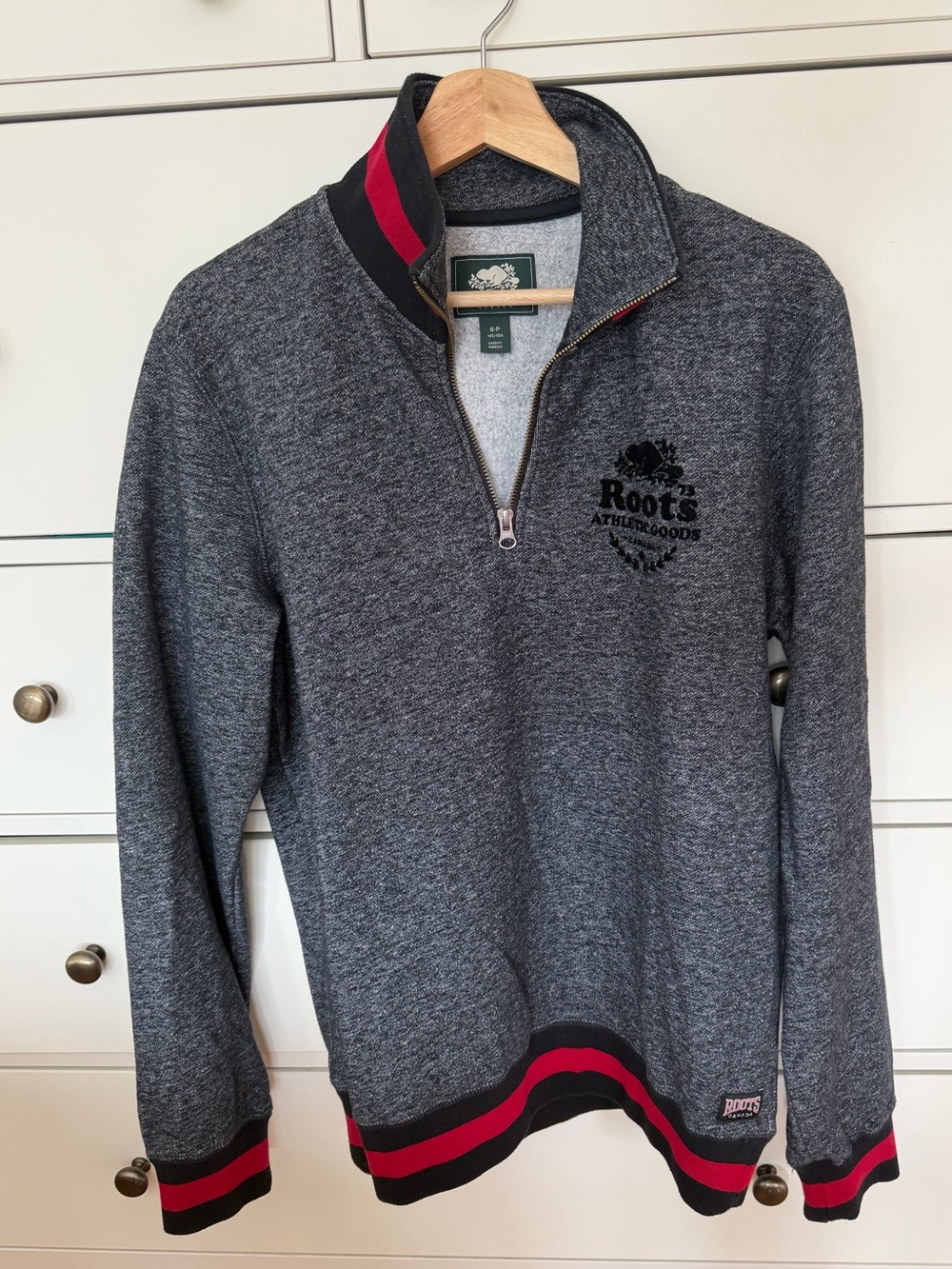 Men’s Roots Canada Athletic Goods Grey Quarter Zip Sweater Small